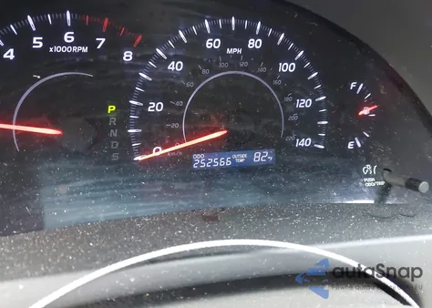 2010 Toyota Camry Le z USA, uszkodzony, nr VIN 4T1BF3EK3AU555761